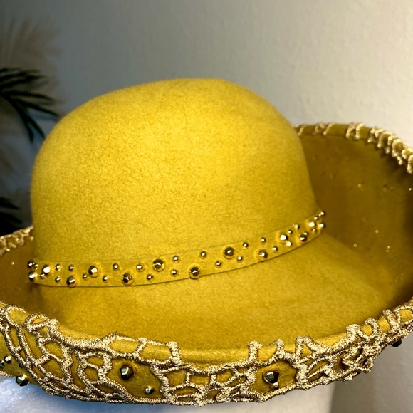 Designer’s Handmade beaded embroidered hat by Jack McConnell - Picture 6 of 13